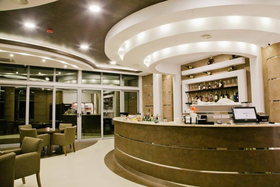 Hotel Oasis Podgorica Exterior foto