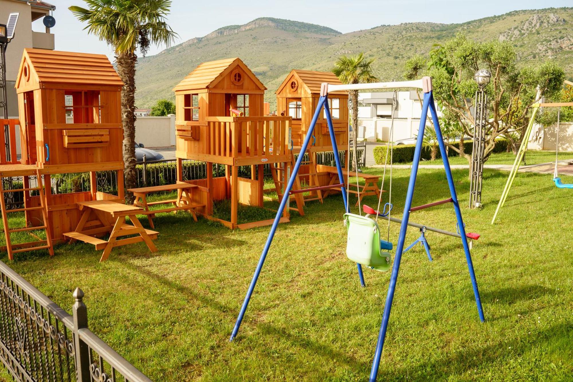 Hotel Oasis Podgorica Exterior foto