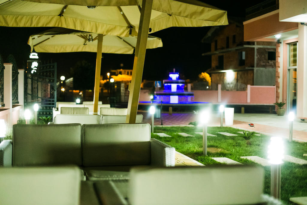 Hotel Oasis Podgorica Exterior foto