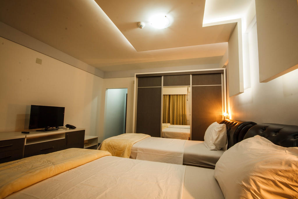 Hotel Oasis Podgorica Habitación foto