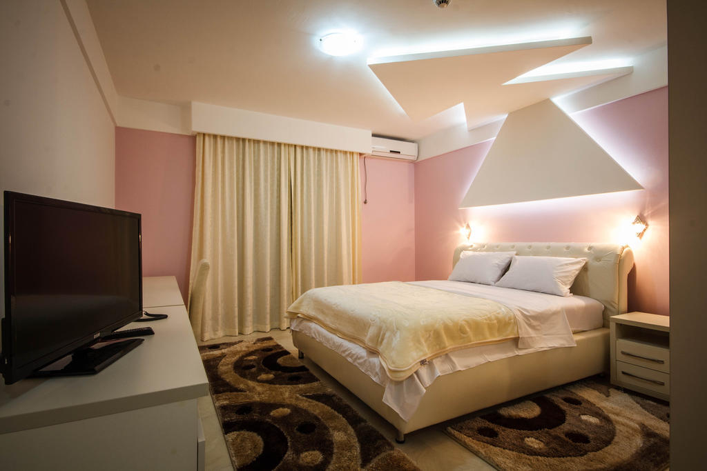 Hotel Oasis Podgorica Habitación foto