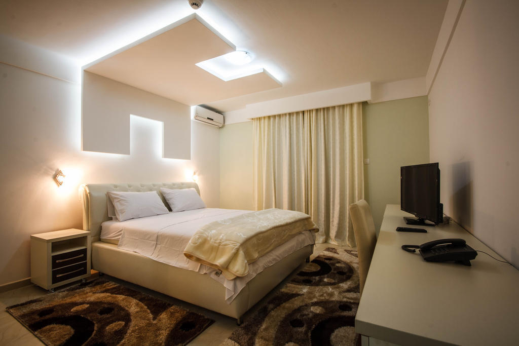 Hotel Oasis Podgorica Habitación foto