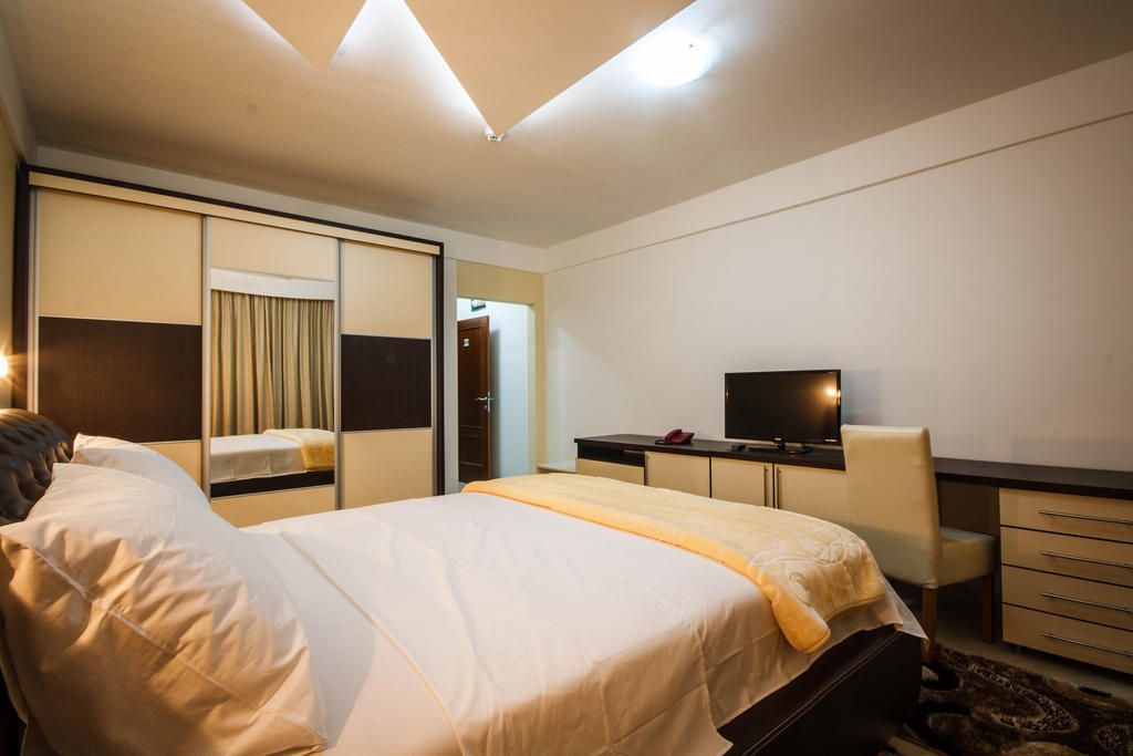 Hotel Oasis Podgorica Habitación foto